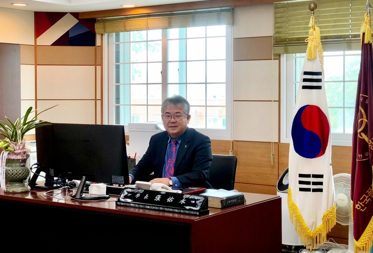 학장인사말 이미지1